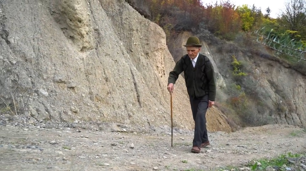 Vitalitate de invidiat. Secretul longevității unui localnic din Mânzălești, ajuns la 101 ani