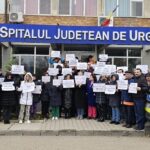 Medicii de la Spitalul Județean, solidari cu personalul TESA. A patra zi de proteste, la cel mai mare spital din județ