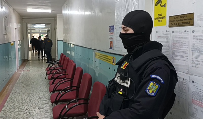 Percheziții la Policlinica 23 August. Medici și asistente medicale, în vizor pentru fapte de corupție