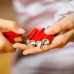 La spital, după ce au dat cu petarde. Patru copii din Buzău au avut nevoie de îngrijiri medicale