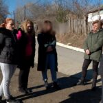 Revoltă în satul unui prădător sexual. Un magistrat hotărâse plasarea violatorului în arest la domiciliu