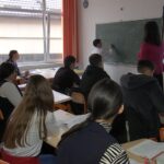 Program guvernamental reluat. Cornul, laptele și mărul revin pe băncile elevilor