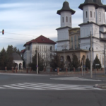 Interzis circulației. Marcaje noi în giratoriul de la Arhiepiscopie