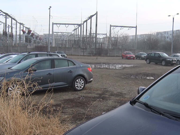 Parcare generoasă. Va fi construită o dată cu Cimitirul Municipal.