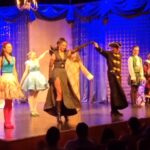 Hohote de râs și aplauze, la premiera „Bolnavul închipuit”. O nouă prducție de succes a teatrului din Buzău
