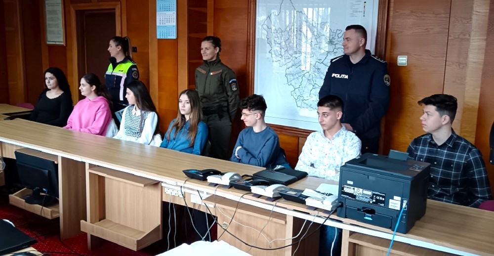 Profesia de polițist, tot mai neatractivă. De ce nu prea mai aleg tinerii această meserie