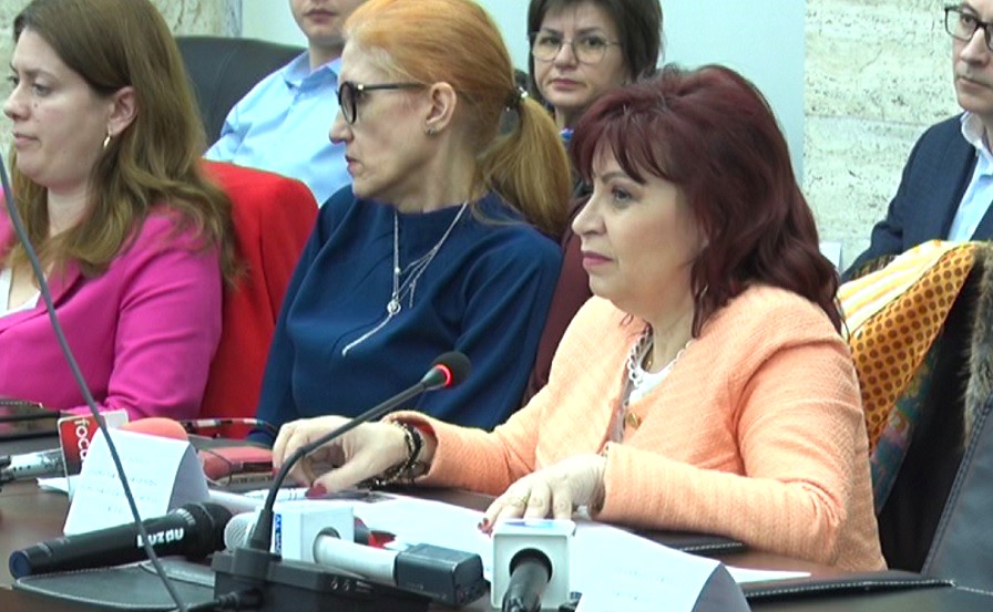 Măsuri după rezultatele slabe la simulările examenelor naționale. De luni, se anunță controale în toate școlile cu probleme