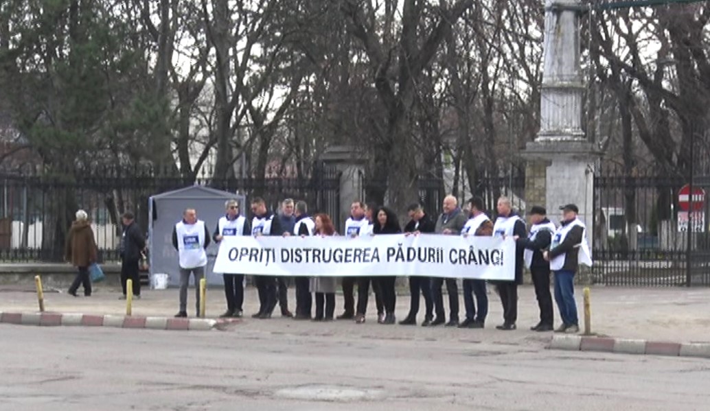 PROTEST: „Opriți distrugerea Pădurii Crâng!” Manifestare organizată de Alianța Dreapta Unită Buzău