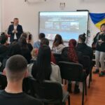 Consumul de droguri, „prevenit” doar cu doi specialiști. Unul dintre specialiștii antidrog este șeful instituției
