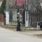 Viața la țară, cu pensia minimă. Mii de bătrâni, nevoiți să se descurce „fiecare cum poate”