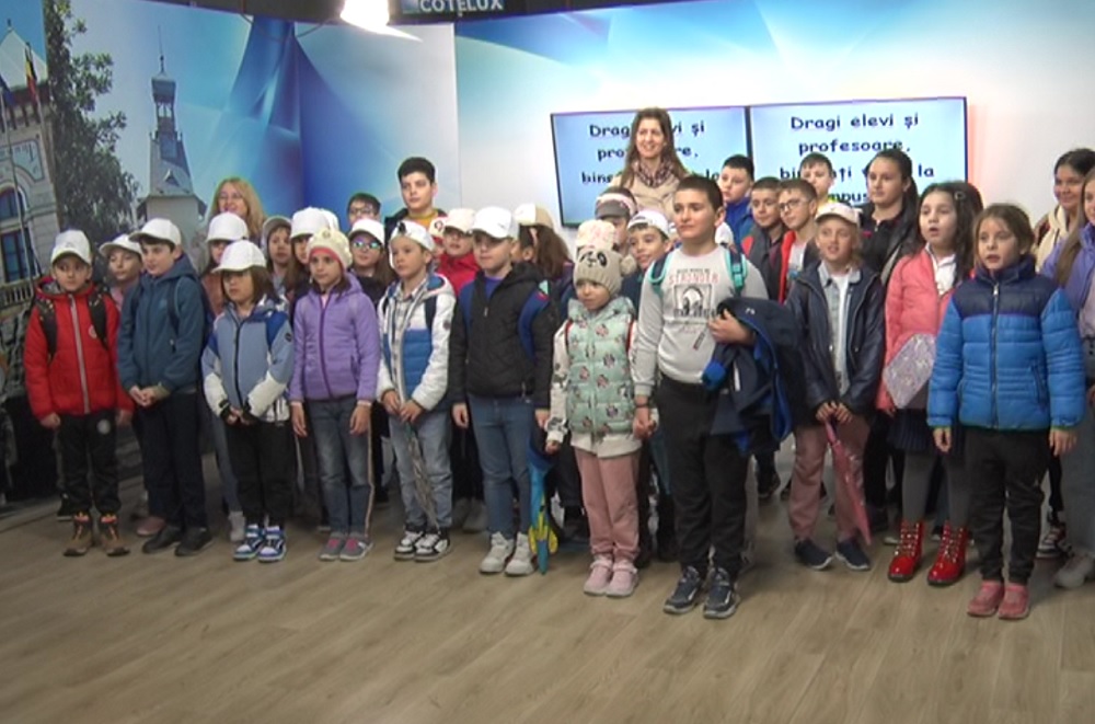 „Școala altfel”, la Campus TV și Radio Campus. Ne-au vizitat elevii de la Școala „Dionisie Romano”