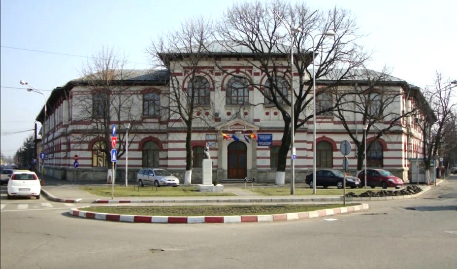 Colegiul Hasdeu, scena unui scandal fără precedent. Contre dure între fosta directoare a colegiului și conducerea IȘJ Buzău