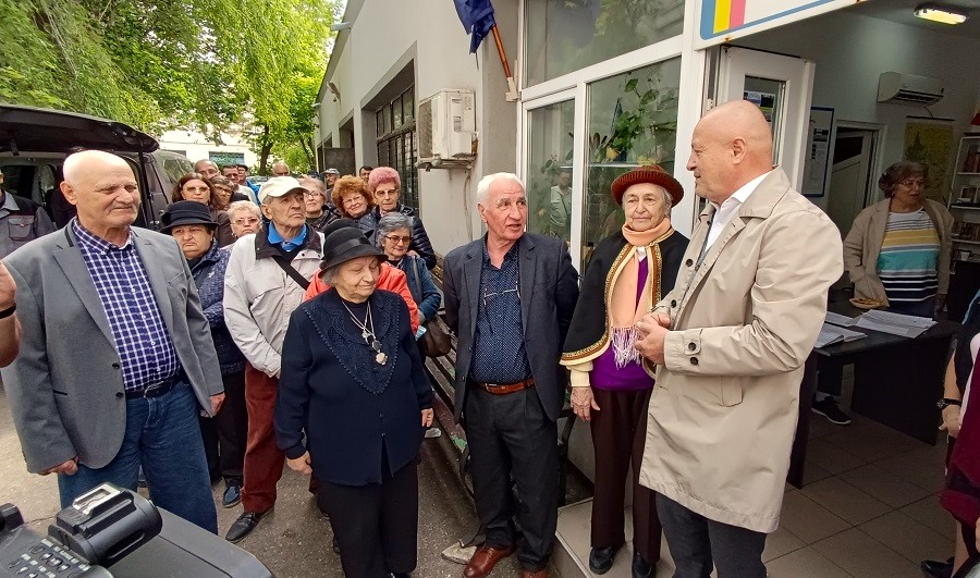 Pachete de Paște pentru vârstnici. Gest nobil din partea conducerii C.J. Buzău