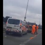 (VIDEO) Ar fi o soluție bună în orașul Buzău? Benzi rezonatoare, în locul separatoarelor din plastic. Cine vine cu această propunere
