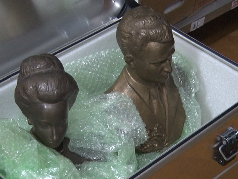 Atenții tovărășești. „Un cuplu, o epocă, multe cadouri”