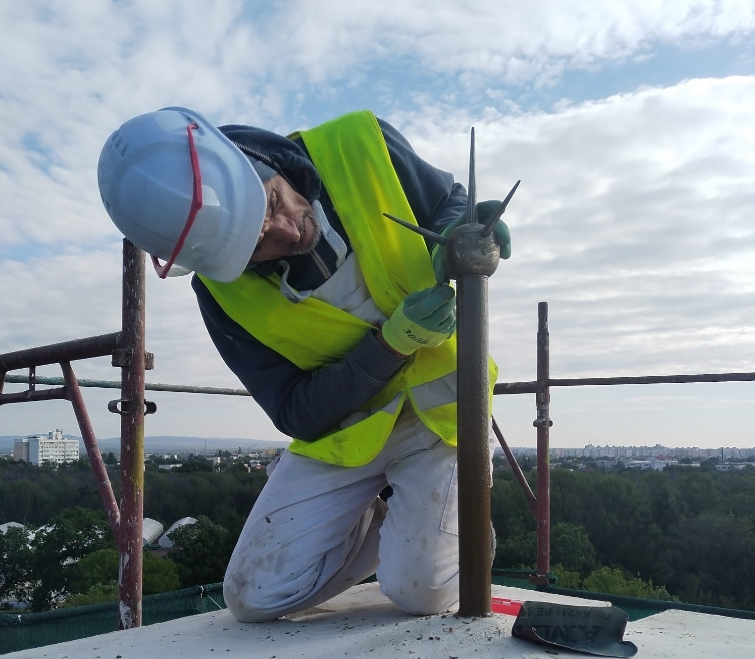 Monument în lucru. Se reabilitează Obeliscul