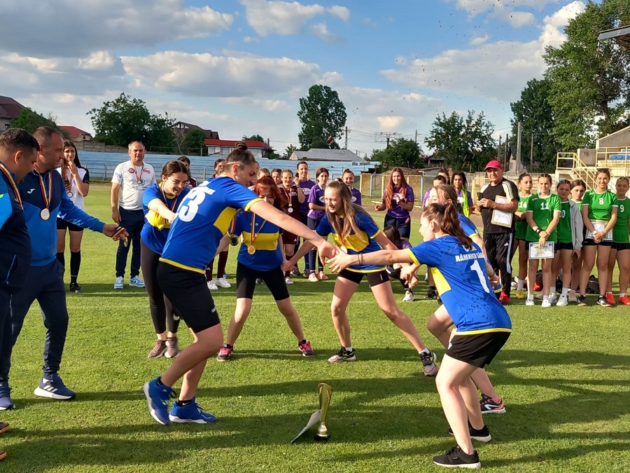 Cele mai bune din țară. Fetele de la Colegiul “Alexandru Vlahuță”, campioane naționale la oină