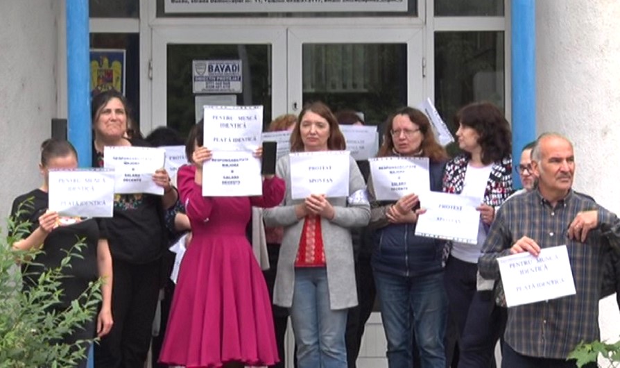 Protest spontan la o instituție din Buzău. Angajații Agenției pentru Protecția Mediului cer majorarea salariilor