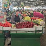 Legumele românești, tot scumpe în piețe. Se vând la aceleași prețuri ca la începutul sezonului