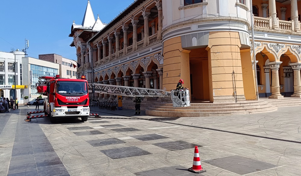 Exercițiu în Centrul Buzăului. Reacția salvatorilor buzoieni după un seism puternic
