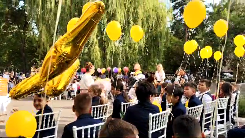 (VIDEO) A venit vacanța. Cei mai fericiți dintre școlari au încheiat azi cursurile