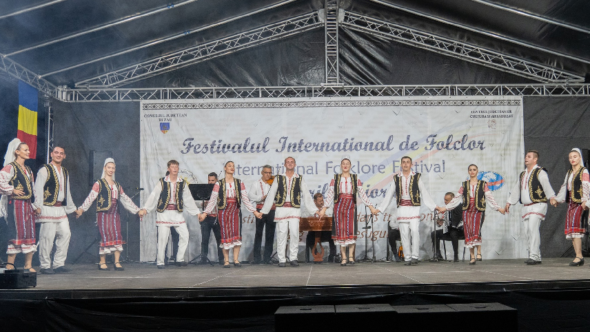 Capitala tradițiilor. Mâine începe Festivalul Internațional de Folclor