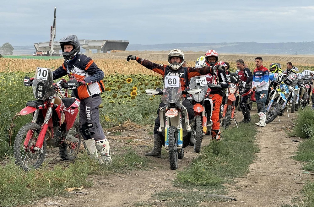 A debutat „Ro Rally Marathon 2024”. 80 de competitori din 10 țări, la startul competiției