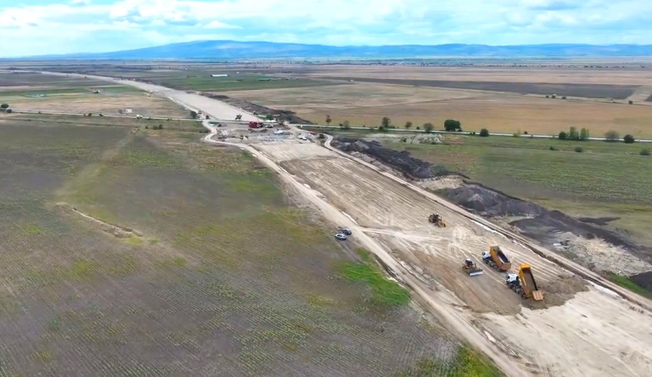 Progrese pe lotul 3 al tronsonului Ploiești – Buzău / Autostrada începe să prindă contur între Pietroasele și Buzău