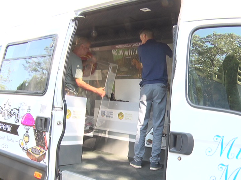 Exponate noi. MuseumBus-ul are o expoziție romană