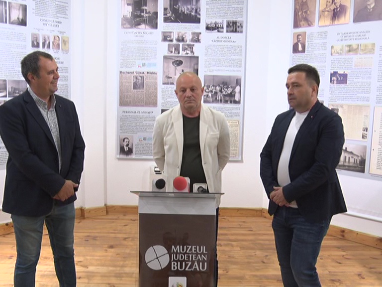 Vernisaje de bază. Au fost vernisate expoziții de Istorie și Artă la „Brătianu”