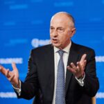Mircea Geoană continuă să fie primul în sondajele pentru prezidențiale
