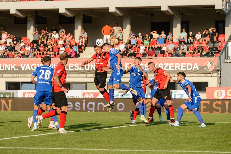 Înfrângere pe terenul liderului. Metalul pierde, 2-4, cu Csikszereda