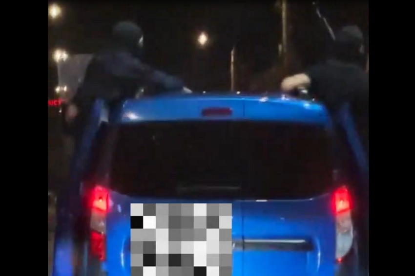 Deghizați în luptători SAS, au vrut „să fure mireasa”. „Mascații” de ocazie au fost opriți în trafic de polițiștii adevărați