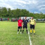 Scandal, la meci. Arbitru, lovit de un fost politist