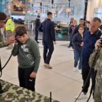 Armata a făcut show la mall. Expoziție inedită de armament, tehnică și uniforme militare