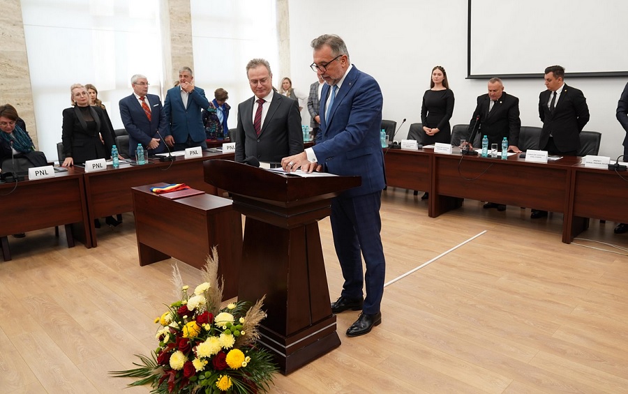 CJ Buzău, prima zi în „era Romașcanu”. Noul președinte și 29 de aleși județeni au depus jurâmântul
