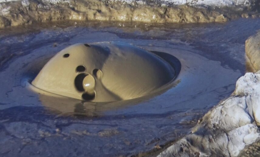 Cum respiră pământul. Expoziție foto de autor, Dan Mihalcea