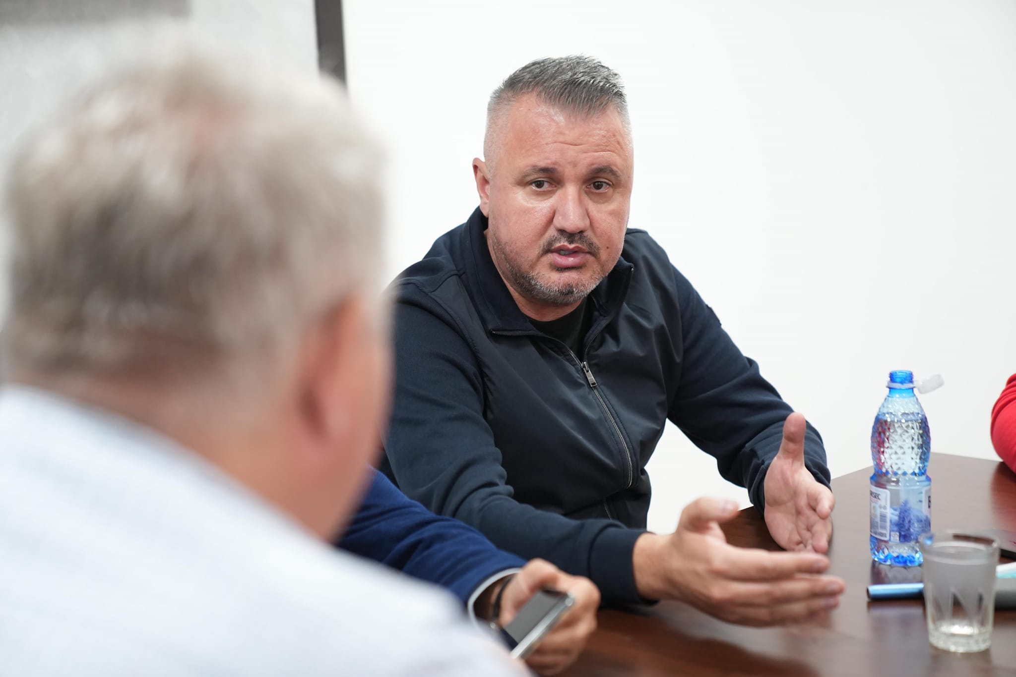 (FOTO) Deputatul Romeo Lungu: propuneri pentru susținerea accesului la educație pentru copiii din familii defavorizate