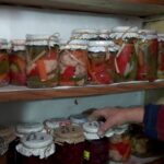 „Gospodăria țărănească”, legalizată. Țăranii pot vinde la poartă conserve, cu respectarea unor norme