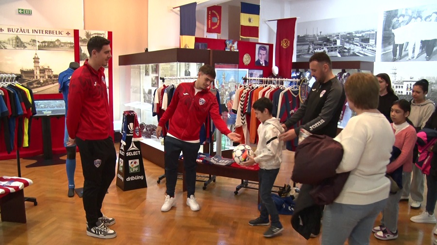 Fotbalul, prezent la Muzeul Județean. Cu ocazia “Zilei  Internaţionale a Drepturilor Copilului”