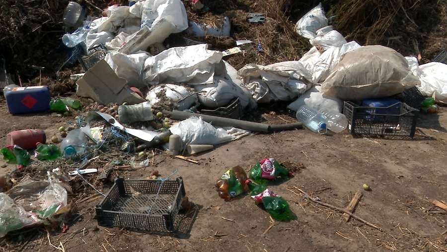 Repetenți la colectarea selectivă a deșeurilor. „Sacul galben”, concept inexistent în cazul multor primării din județ