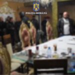 Partidă de poker, „spartă” de mascați. Descindere a Poliției făcută „la pont”, în vila unui interlop