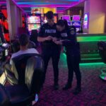 Inițiativă care schimbă „legea păcănelelor”. Tinerii sub 21 de ani vor avea interzis în sălile cu jocuri de noroc