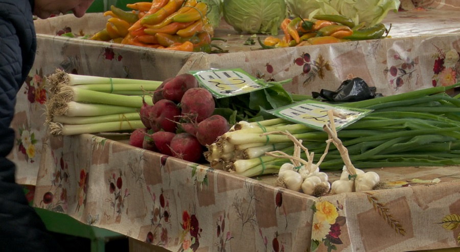 Prețurile verdețurilor, mai ridicate la iarnă? Fermierii fac eforturi să mențină costurile de producție scăzute