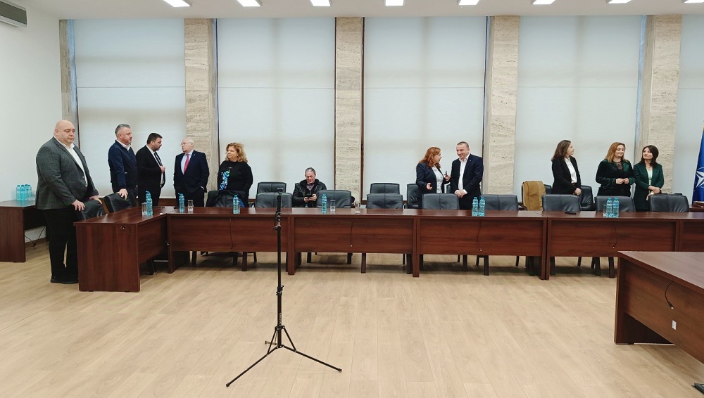 Senatori și deputați, cu acte în regulă. Cei 10 parlamentari de Buzău și-au primit certificatele doveditoare