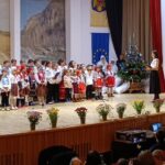 Au răsunat colindele! Sute de buzoieni, prezenți la festivalul de colinde al Fundației „Sf. Sava”