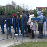 La fasole, înainte. Peste 2000 de porții servite în curtea Centrului Muzeal “I.C Brătianu”