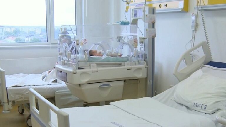Minore care devin mame. Zeci de adolescente din Buzău au adus pe lume bebeluși, în 2025