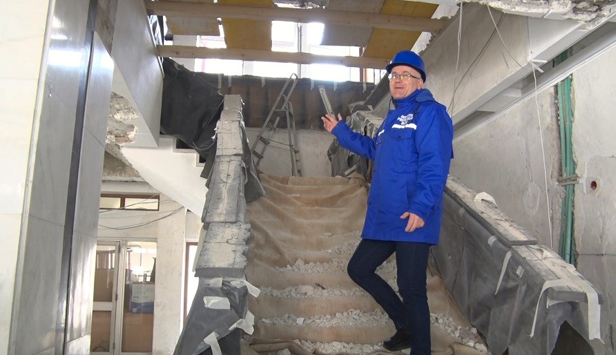 „Va fi o bijuterie!”. Progres vizibil la reabilitarea sediului Prefecturii Buzău