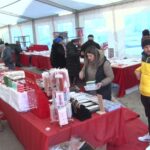 Mărțișoare la cort. Nenumărate modele așteaptă să fie cumpărate